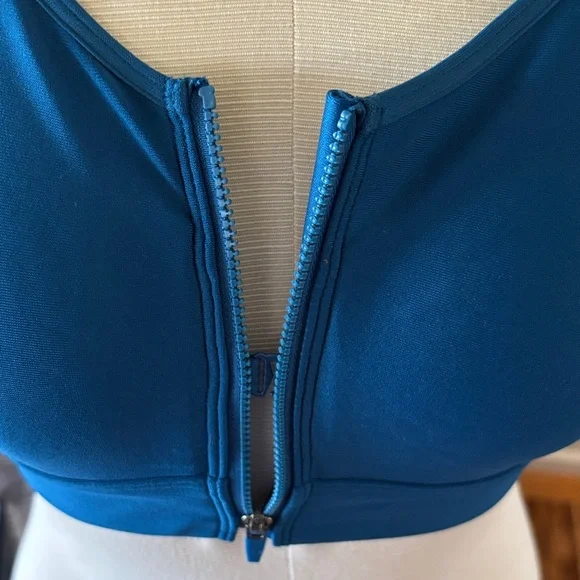 Under Armour Women's Deep Blue Zip-Front Sports Bra size medium - Picture 4 of 8